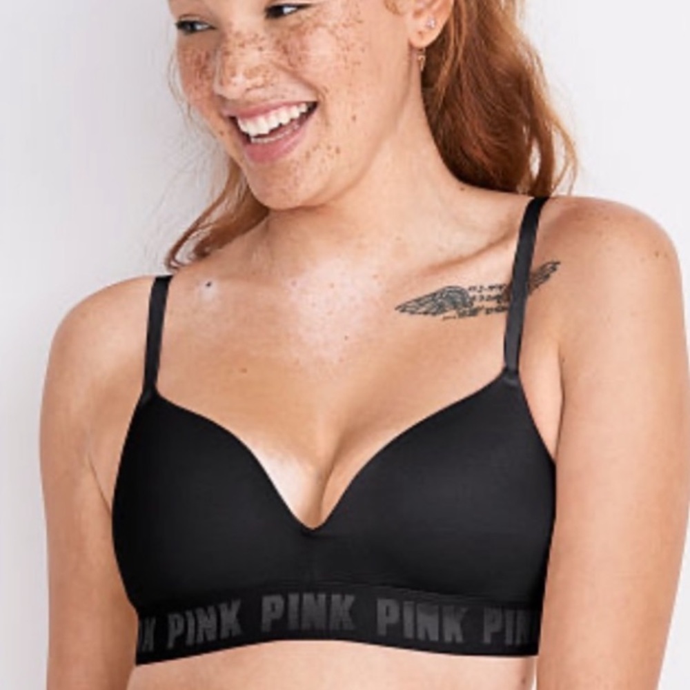 50%offw❤️ Victoria’s Secret Pink Wireless Bra 32C some wash wear